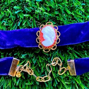 Vintage 30s to 40s Cameo Choker Purple Velvet Gold Tone. Possibly real Gold